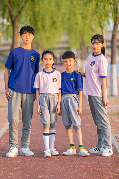 校服怎么這么low，那是你選擇不恰當(dāng)